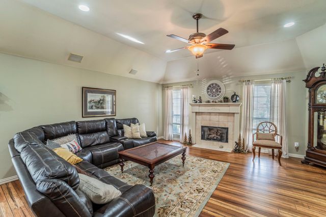 1006 Sandra Lane, Grand Prairie, TX 75052