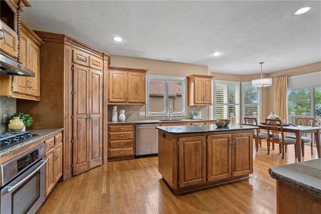 14525 Ballentine Street, Overland Park, KS 66221