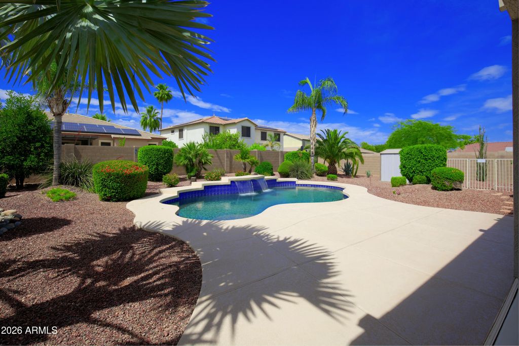 18436 W BANFF Lane, Surprise, AZ 85388 — photo 2