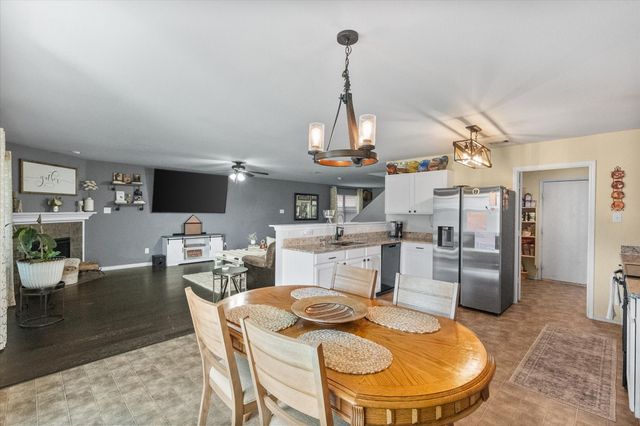 1704 Village Park Court, Burleson, TX 76028