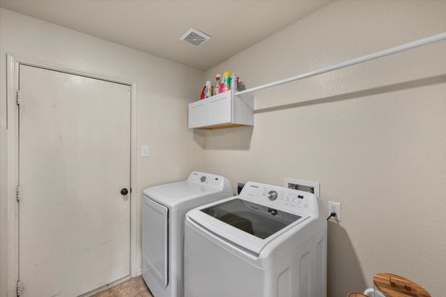 1704 Village Park Court, Burleson, TX 76028