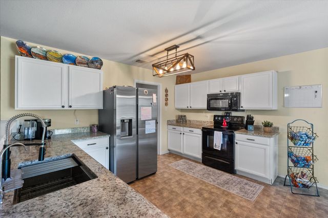 1704 Village Park Court, Burleson, TX 76028