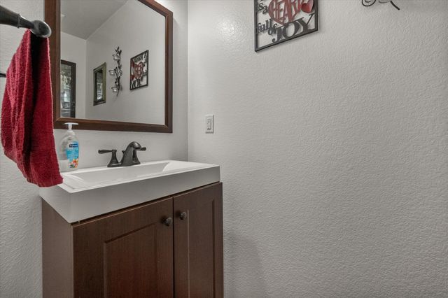 1704 Village Park Court, Burleson, TX 76028