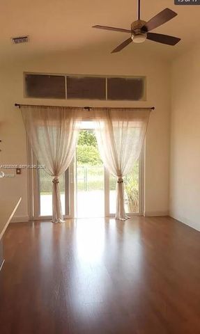 1433 NW 153rd Ave 1433, Pembroke Pines, FL 33028