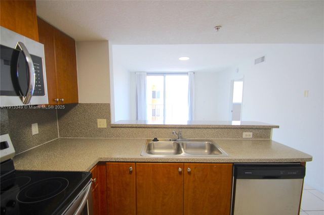 218 NW 12th Avenue 502, Miami, FL 33128