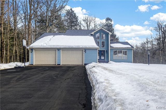 6311 Hidden Meadow Dr, Marcy, NY 13403