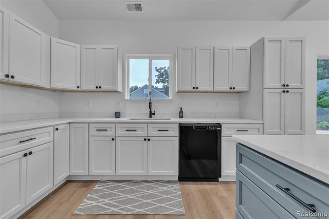 13330 Strong Boulevard, South Rockwood, MI 48179