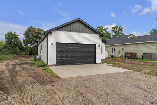 13330 Strong Boulevard, South Rockwood, MI 48179