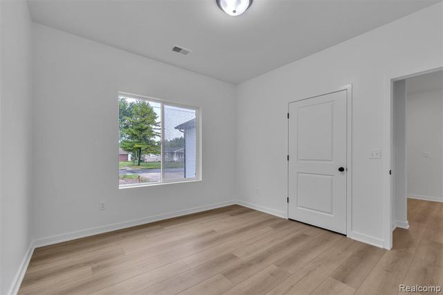 13330 Strong Boulevard, South Rockwood, MI 48179