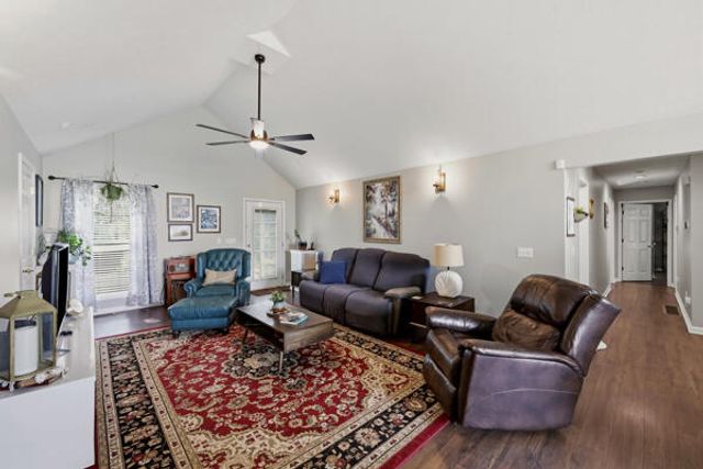 101 Whispering Hills Drive, Berea, KY 40403