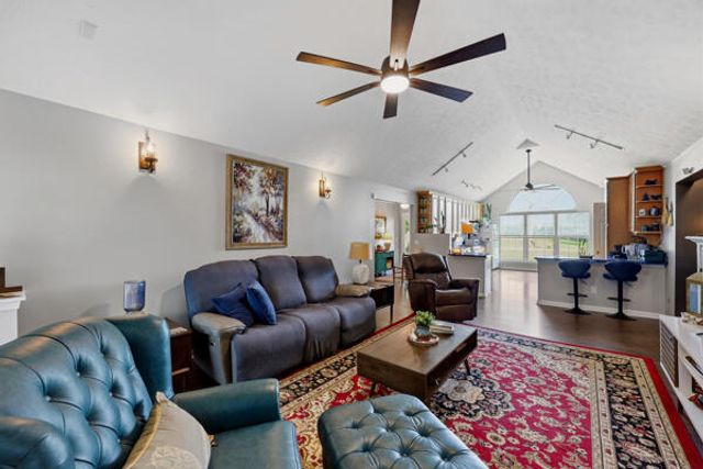 101 Whispering Hills Drive, Berea, KY 40403