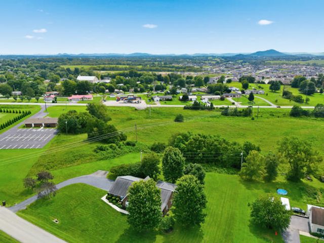 101 Whispering Hills Drive, Berea, KY 40403