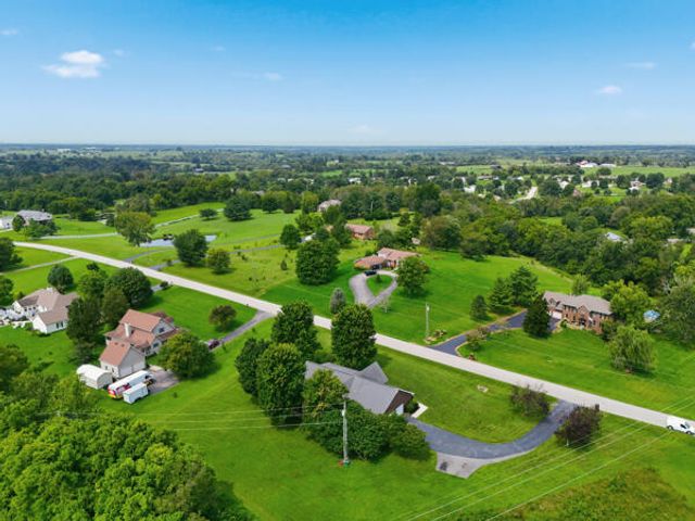 101 Whispering Hills Drive, Berea, KY 40403
