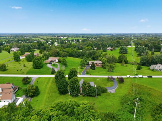 101 Whispering Hills Drive, Berea, KY 40403
