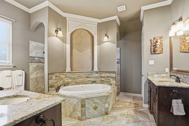 176 Horizon Circle, Azle, TX 76020