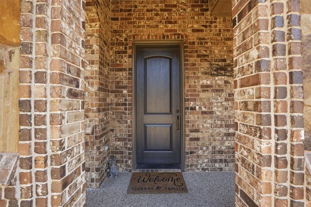 176 Horizon Circle, Azle, TX 76020