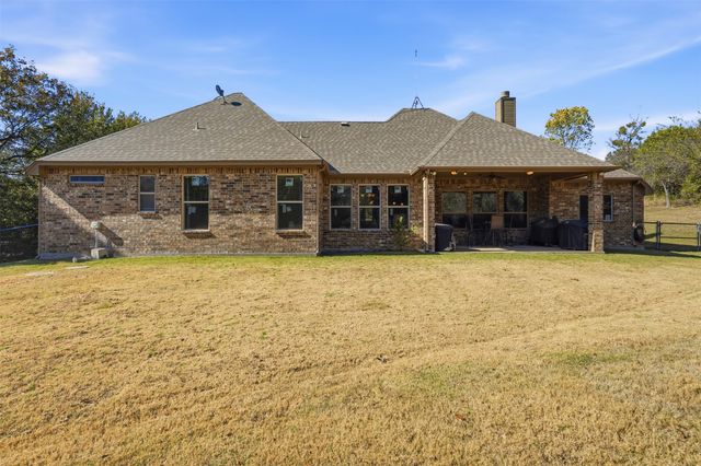 176 Horizon Circle, Azle, TX 76020