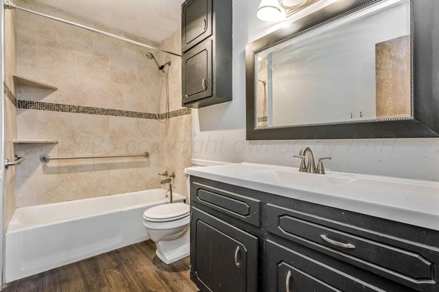 1704 Holly Lane, Pampa, TX 79065