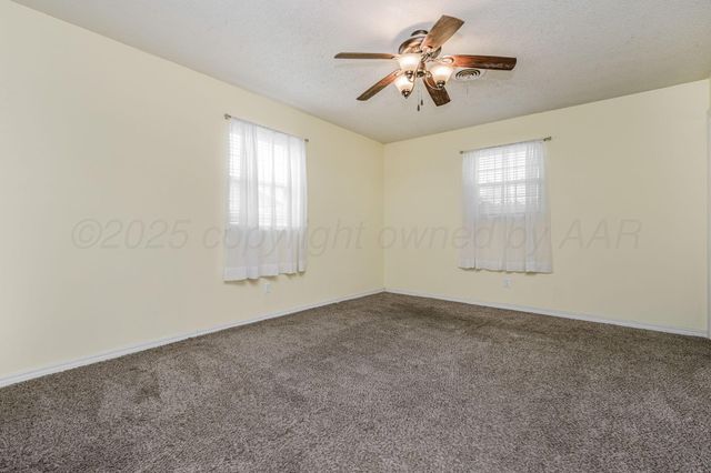 1704 Holly Lane, Pampa, TX 79065