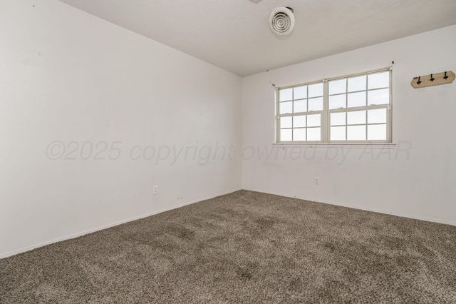 1704 Holly Lane, Pampa, TX 79065