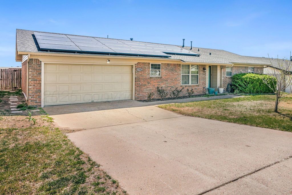 1704 Holly Lane, Pampa, TX 79065