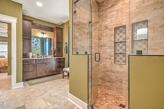 127 Allison Timbers Road, Piney Flats, TN 37686