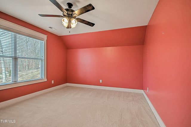 127 Allison Timbers Road, Piney Flats, TN 37686