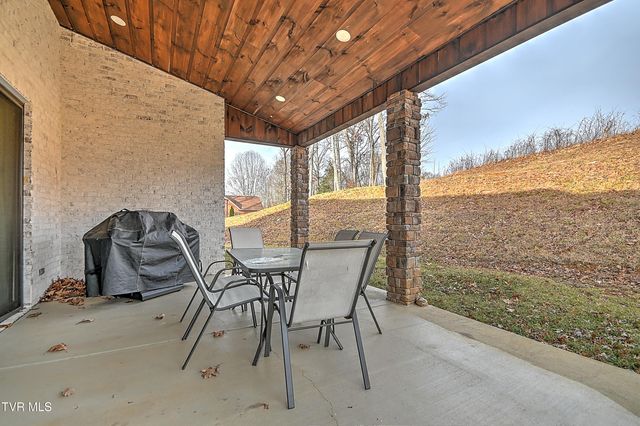 127 Allison Timbers Road, Piney Flats, TN 37686