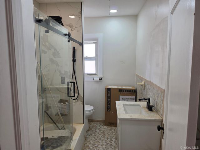 987 Wallace Avenue, Baldwin, NY 11510