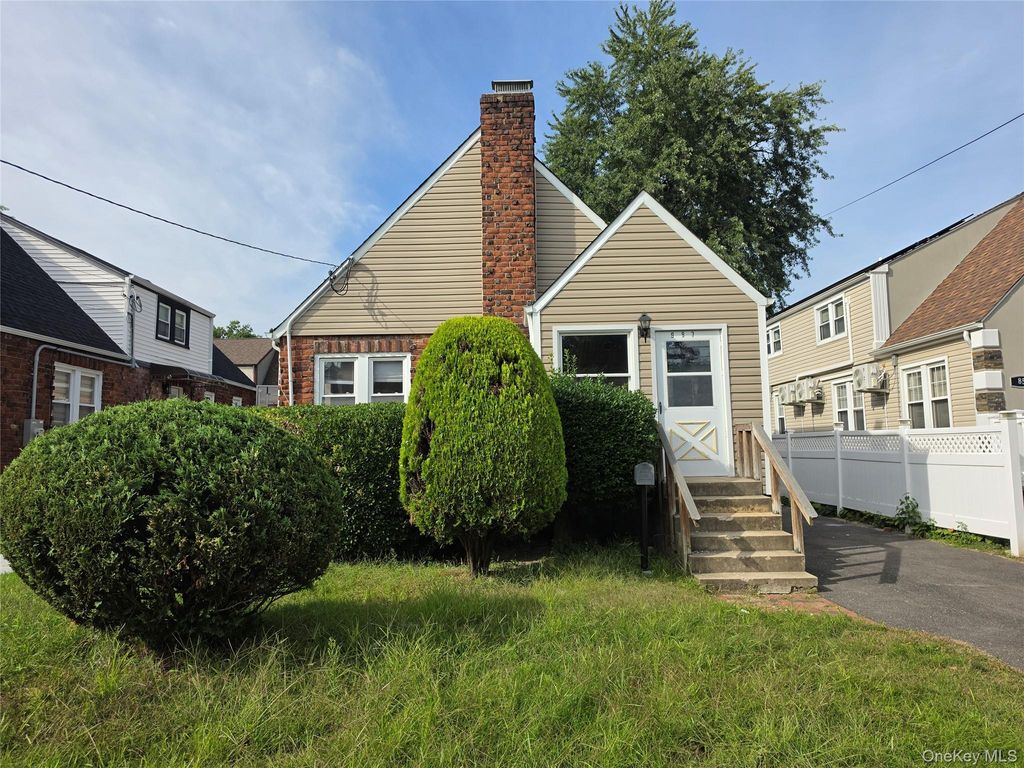 987 Wallace Avenue, Baldwin, NY 11510