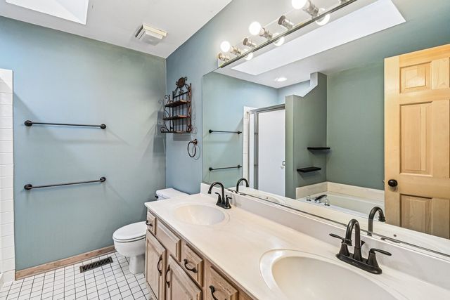 620 N CHARTER HALL Drive, Palatine, IL 60067