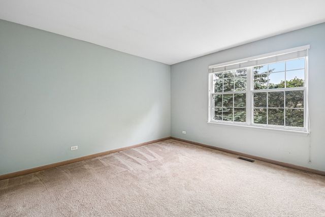 620 N CHARTER HALL Drive, Palatine, IL 60067