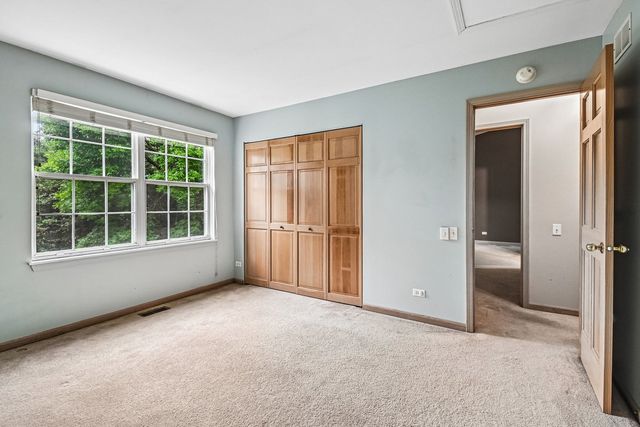 620 N CHARTER HALL Drive, Palatine, IL 60067