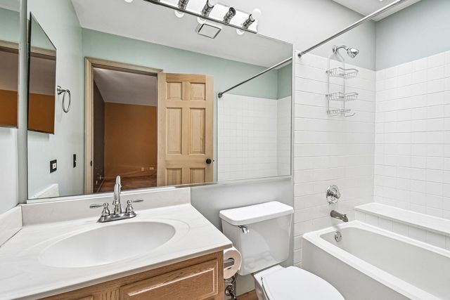 620 N CHARTER HALL Drive, Palatine, IL 60067