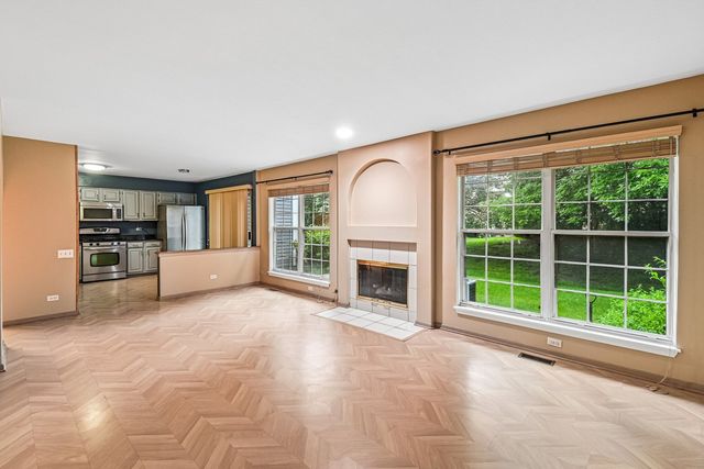 620 N CHARTER HALL Drive, Palatine, IL 60067