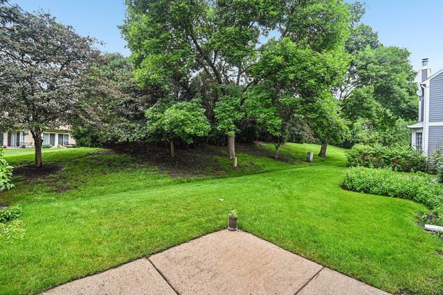 620 N CHARTER HALL Drive, Palatine, IL 60067