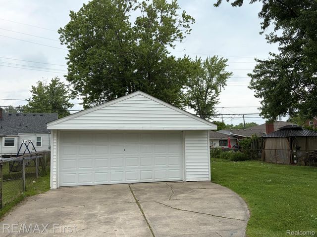 22921 Gaukler Street, St. Clair Shores, MI 48080