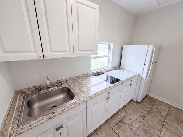 111 S OLEANDER AVENUE, Sanford, FL 32771