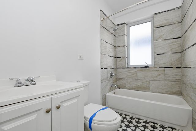 7359 S Vernon Avenue, Chicago, IL 60619