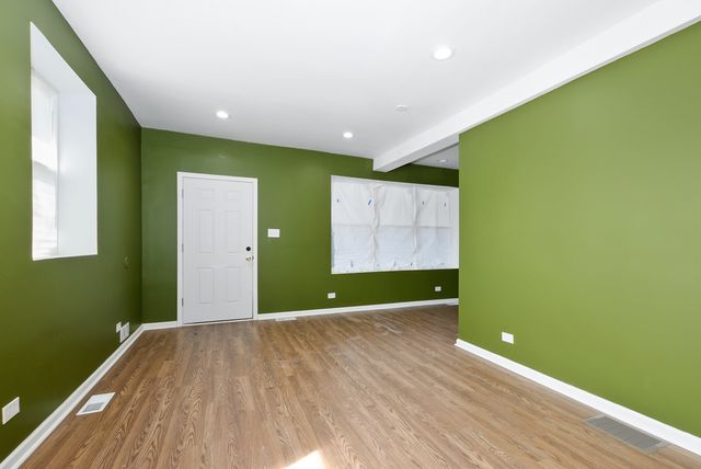 7359 S Vernon Avenue, Chicago, IL 60619