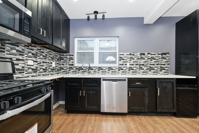 7359 S Vernon Avenue, Chicago, IL 60619