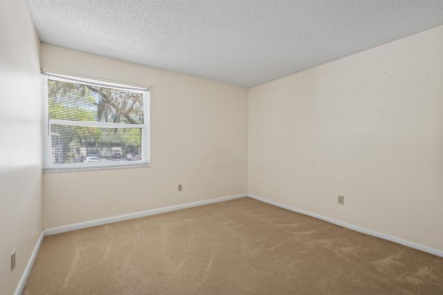 54 Veronese Ct, St Augustine, FL 32086