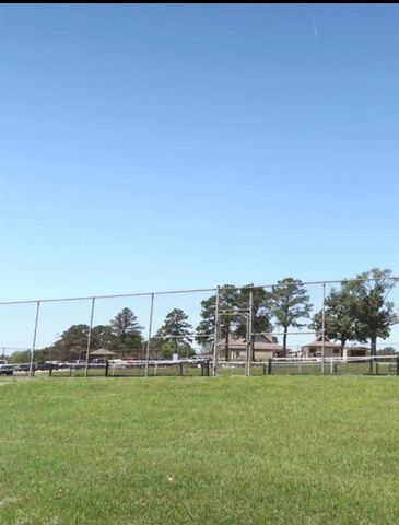 64 Westwood Drive E, Trinity, TX 75862