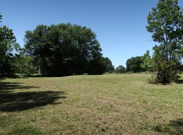 64 Westwood Drive E, Trinity, TX 75862