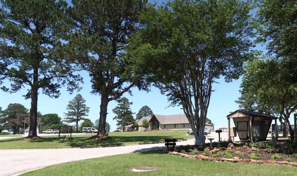 64 Westwood Drive E, Trinity, TX 75862