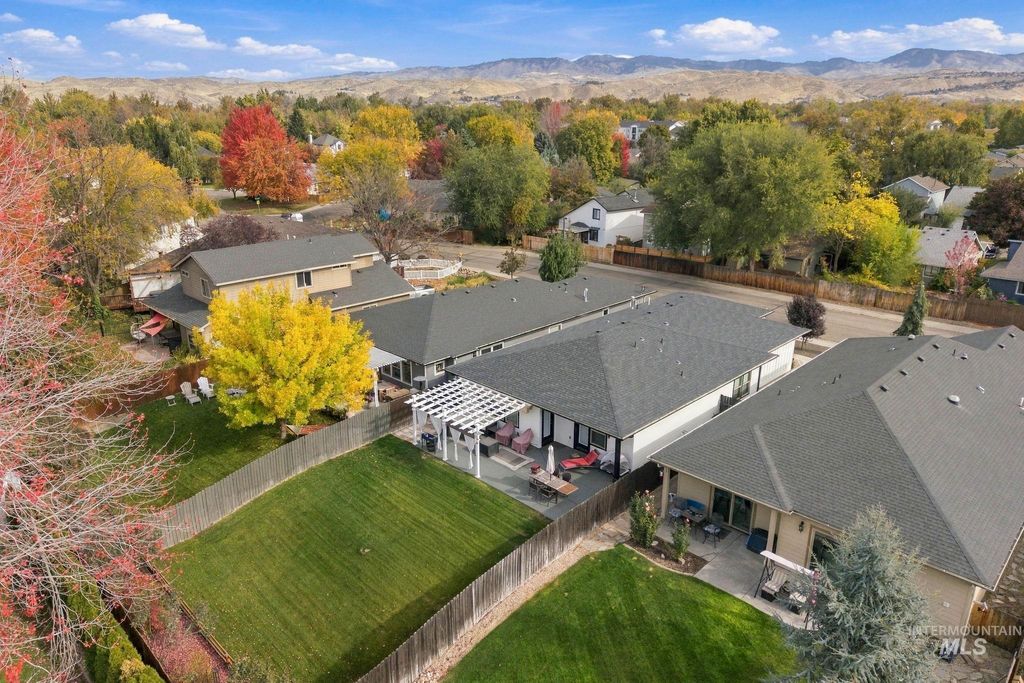 6091 N Willowdale Pl, Garden City, ID 83714 photo 5