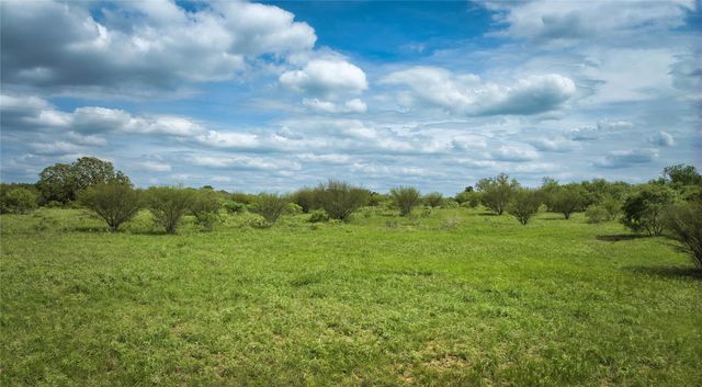 9296 Fm 713, Dale, TX 78616