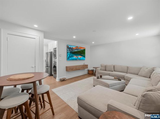 510 9th Street, Carlstadt, NJ 07072