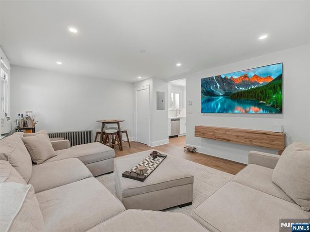 510 9th Street, Carlstadt, NJ 07072