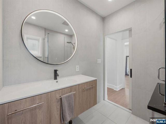 510 9th Street, Carlstadt, NJ 07072